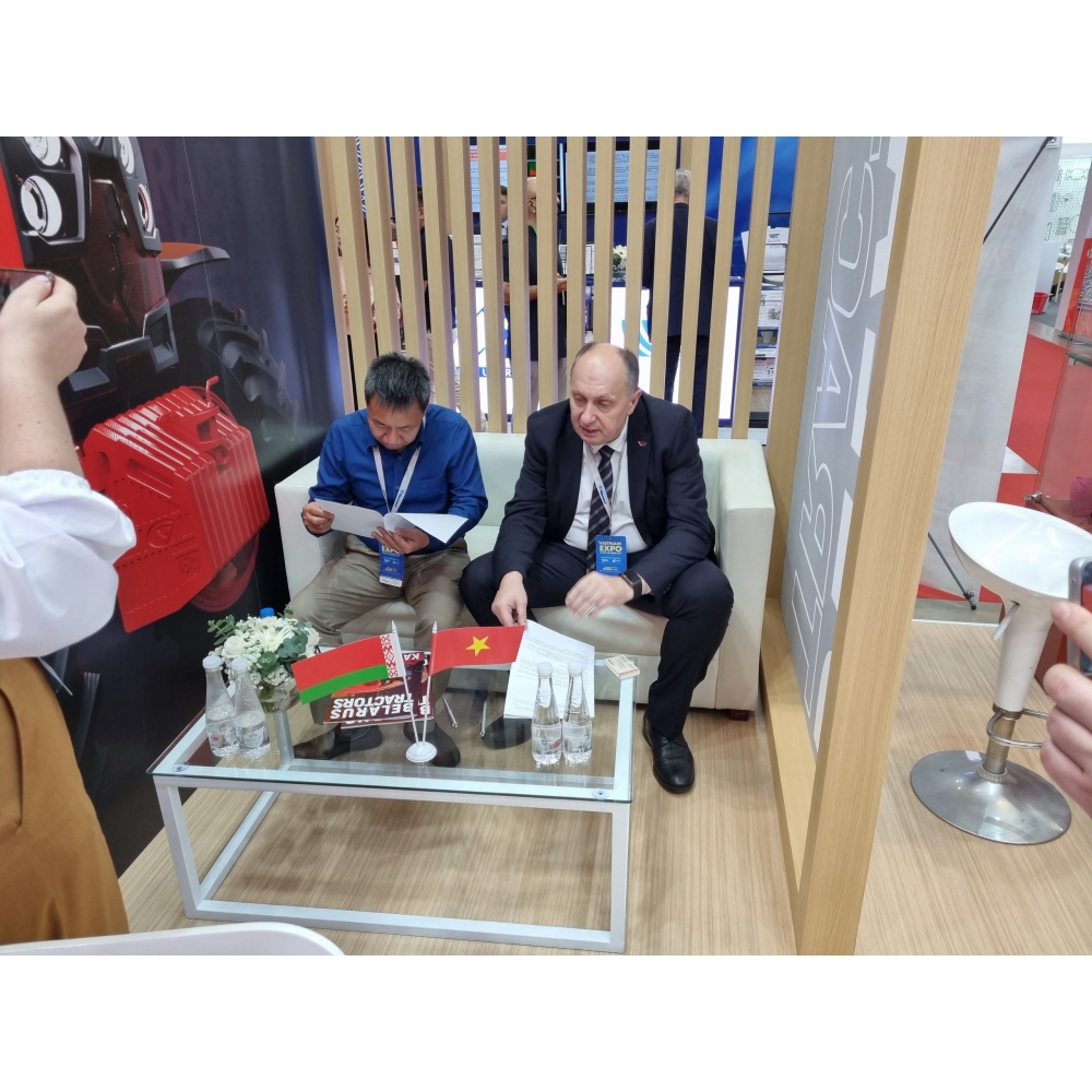 Gặp gỡ đối tác 