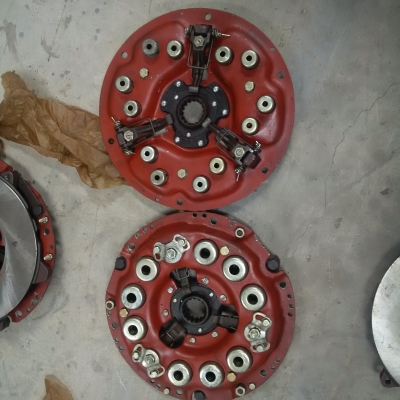 Bàn ép con MTZ đời cũ và đời mới 