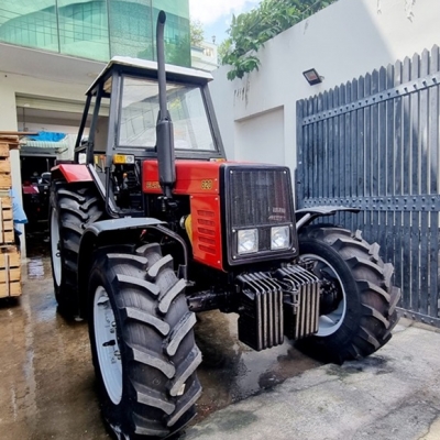 Máy kéo Belarus 820 (cabin gọng nhiệt đới)