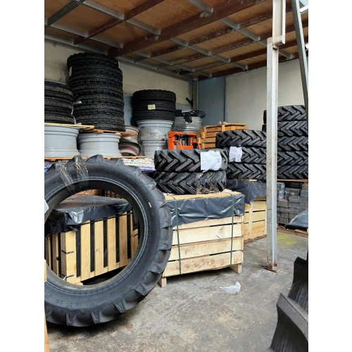 Mâm, lốp máy kéo