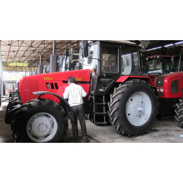 Máy kéo Belarus 1221-3 